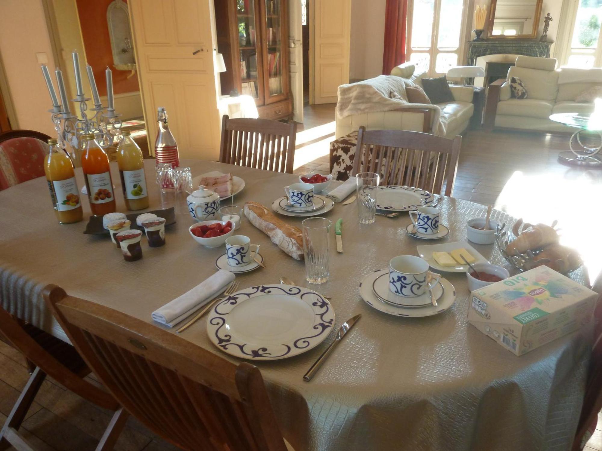 Les Palmiers Bed & Breakfast Mauves Exterior photo
